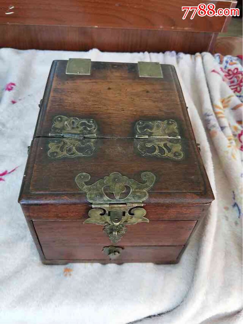 清代老海南黄花梨百宝箱,13733360755
