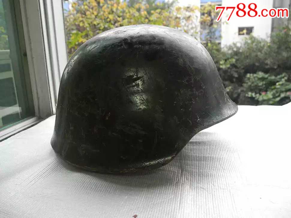 老品钢盔(有5斤重)