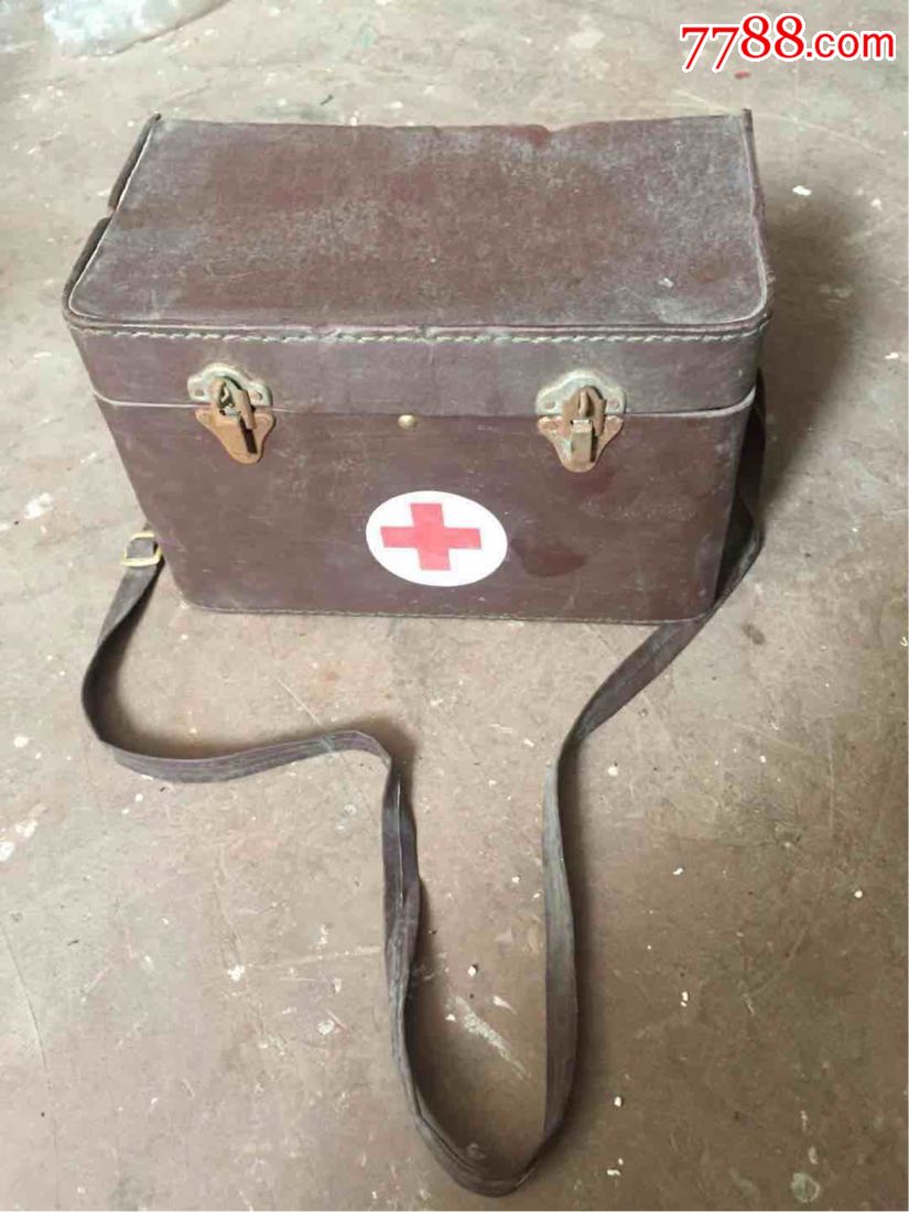 文革古董医药箱老式药箱医用影视道具摆件