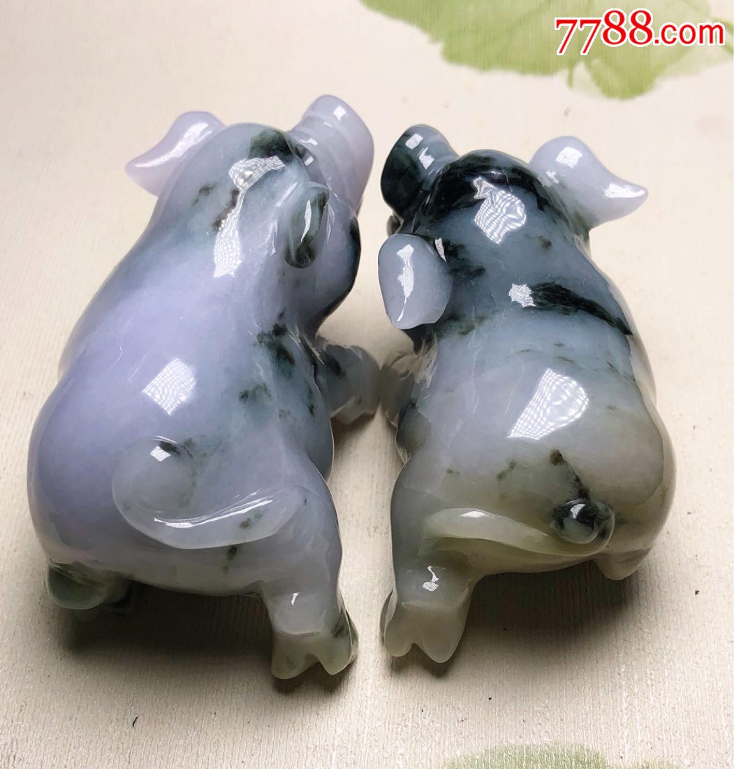 天然a货翡翠可爱么么哒花猪一对,可作把件或摆件,玉质细腻,雕工精美