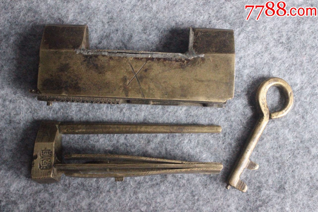 清代老铜锁暗锁带钥匙开锁需要技巧带源顺款长7.6厘米zz.1076