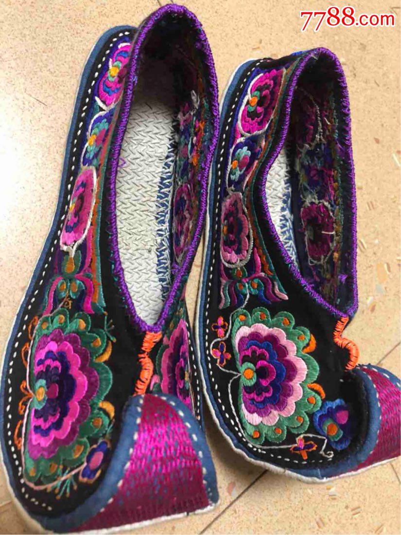 老绣品收藏丝线手工刺绣老绣鞋翘头老绣鞋