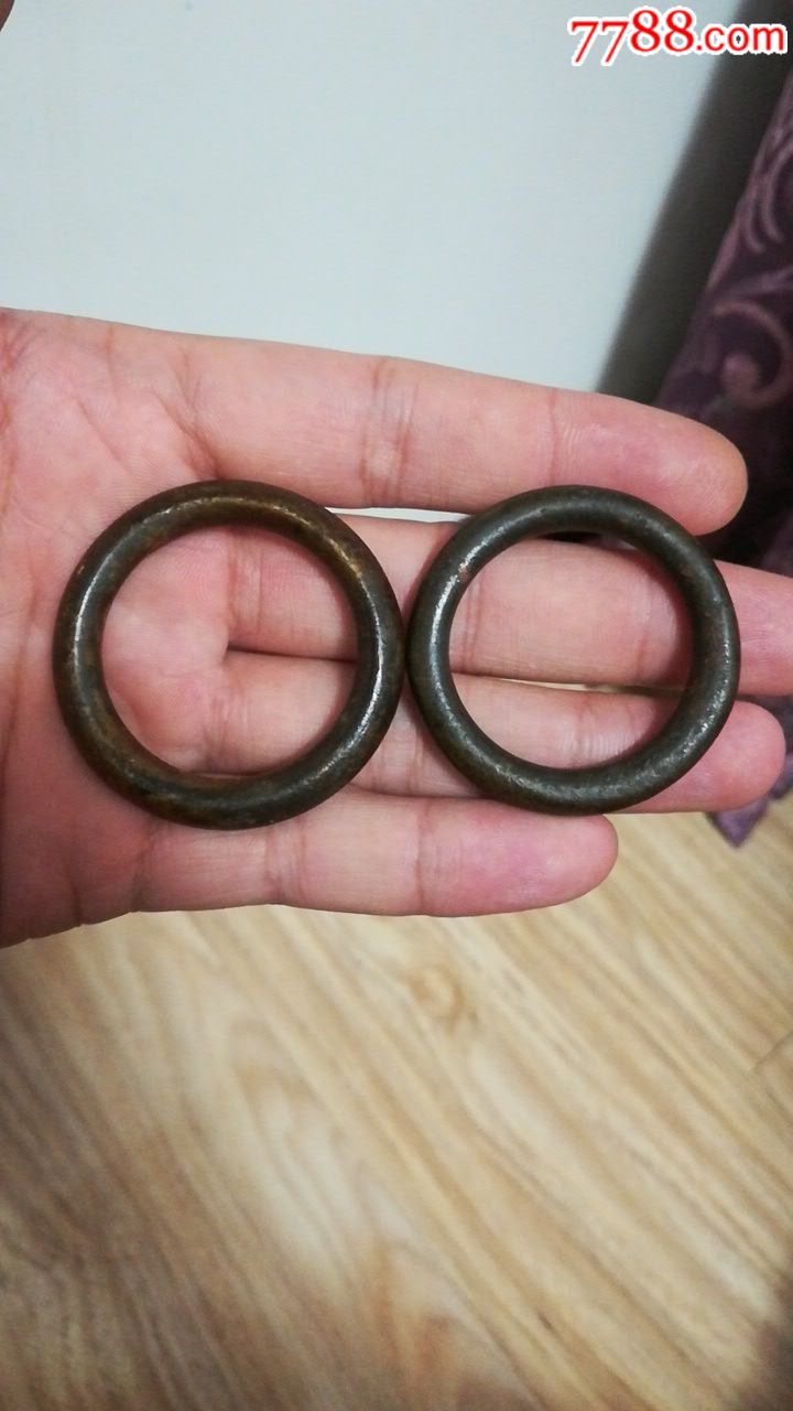 两个老铜环