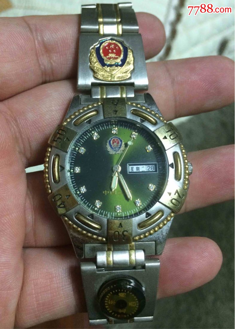 中国警察标志的手表图片