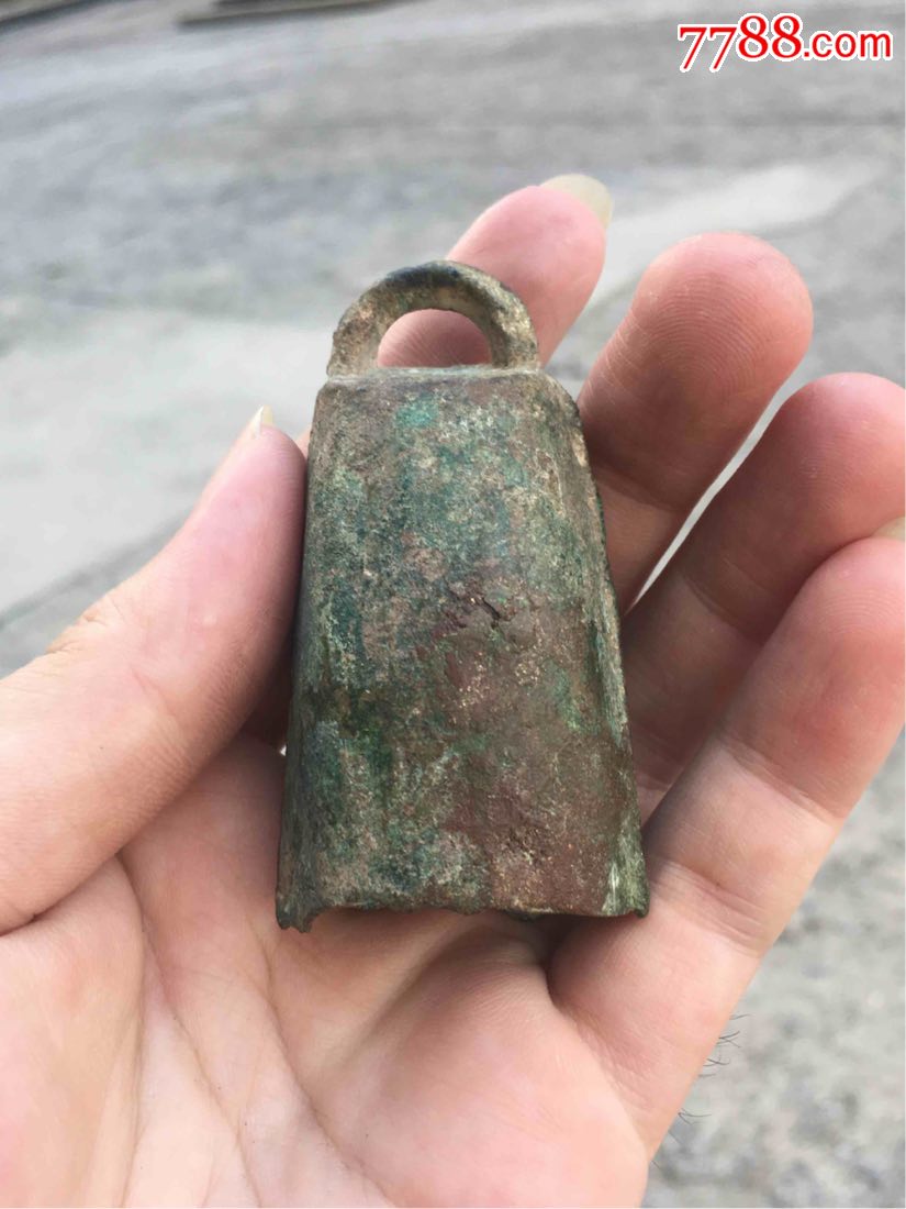 大个头战汉青铜铃铛