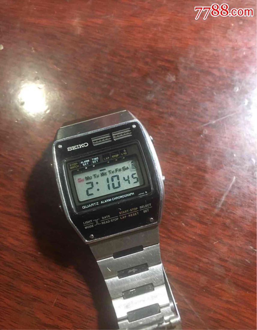 精工液晶显示数字式石英手表