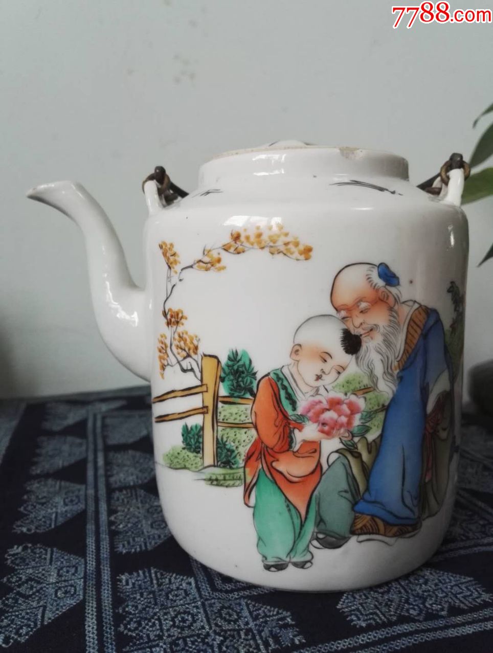 民国毛子荣重彩人物壶