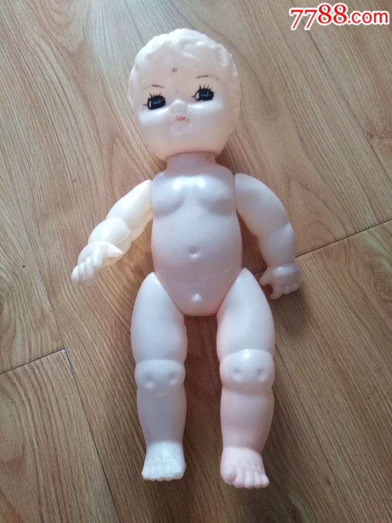 塑料娃娃