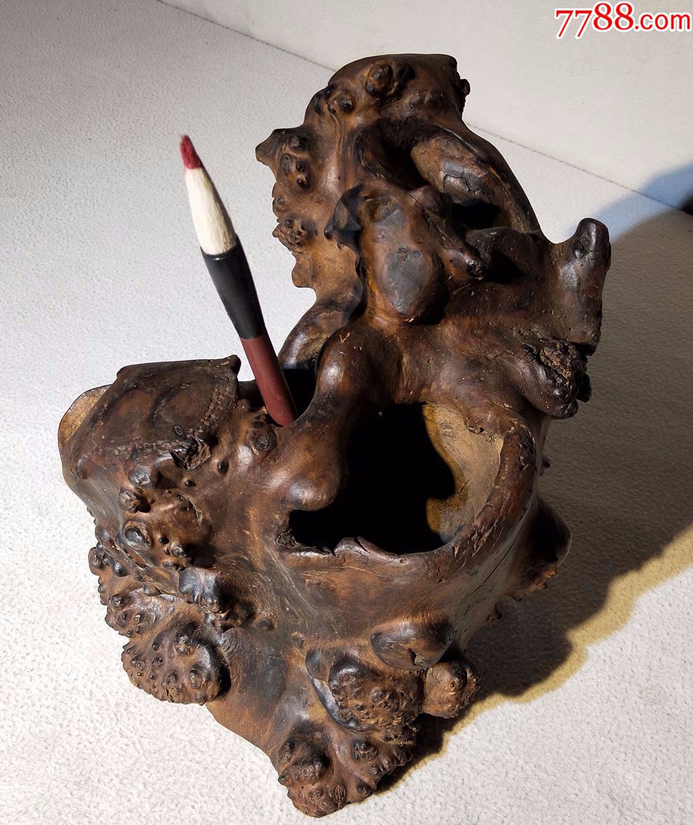 清代天然随型木雕根雕笔筒