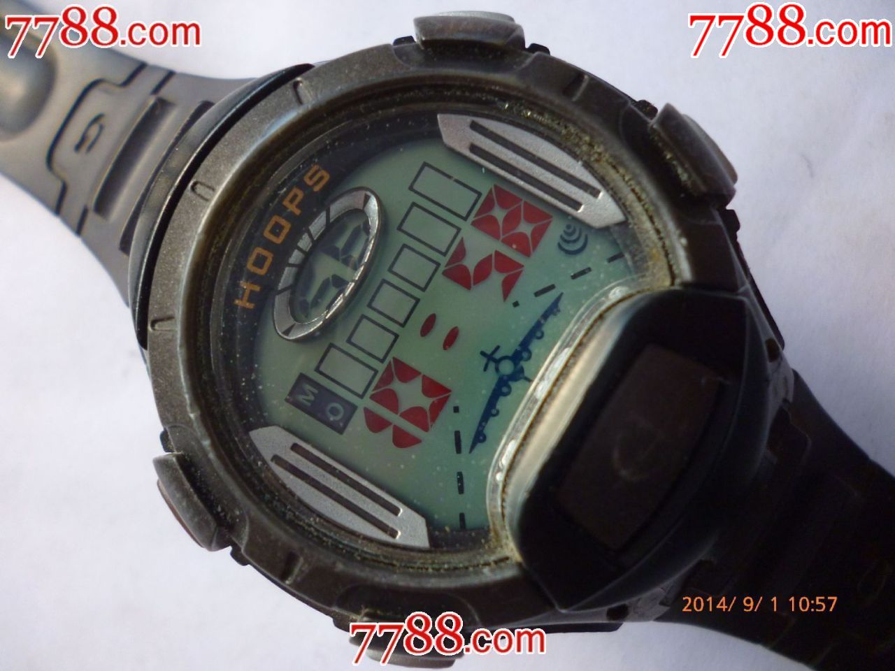 全盘彩字夜光【hoops】男士石英古董老表!