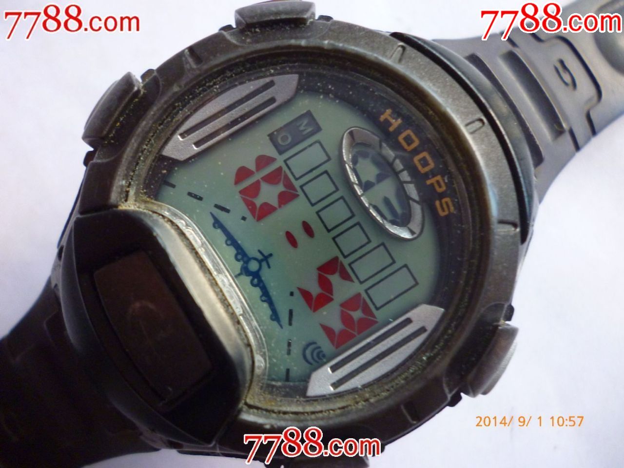 全盘彩字夜光【hoops】男士石英古董老表!