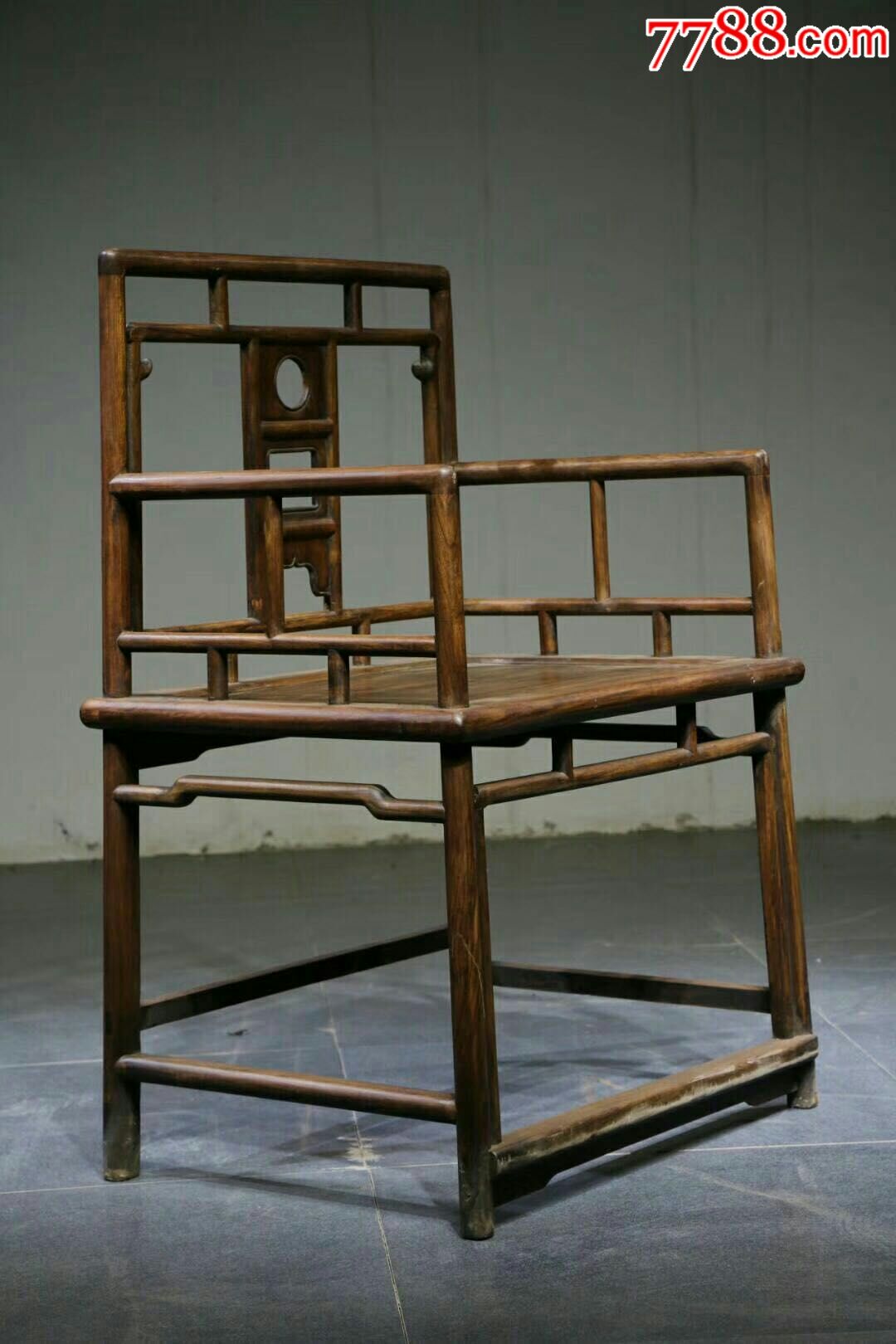 典藏品,大叶黄花梨太师椅尺寸,椅子单个尺寸,长62宽48高92,茶几长43宽