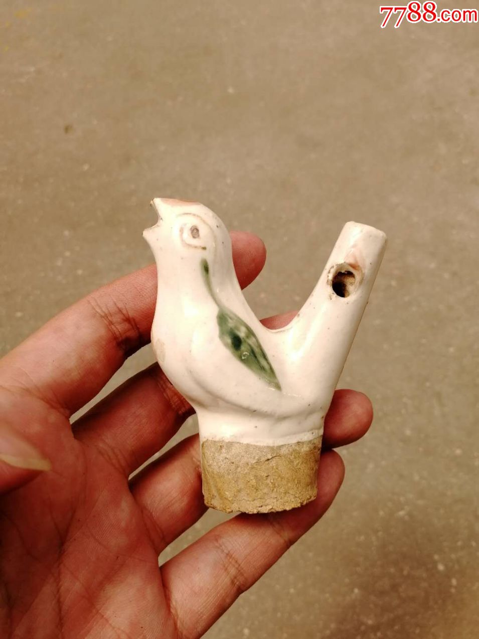 民国白瓷喜鹊口哨