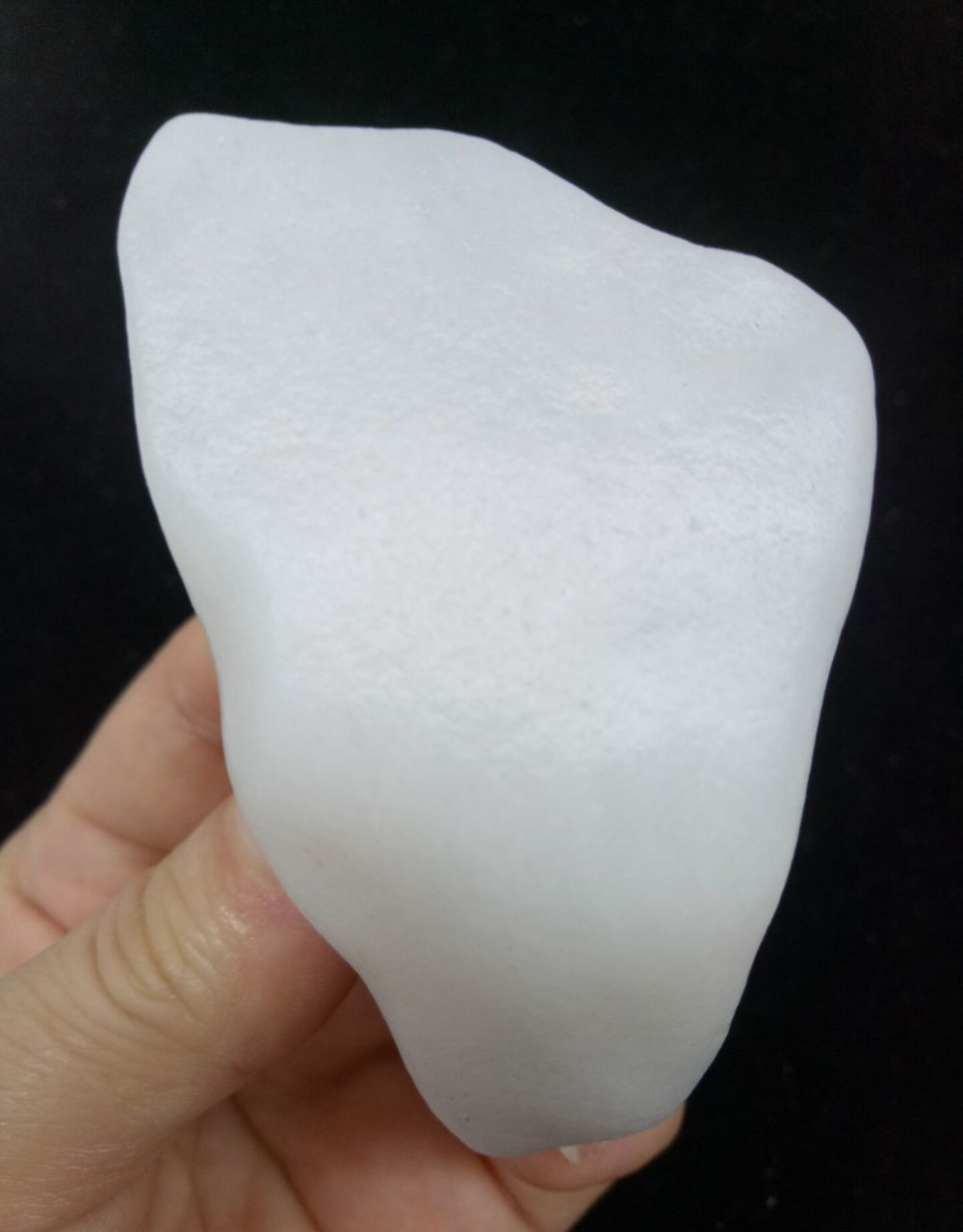 550克天然戈壁石英岩玉4块.