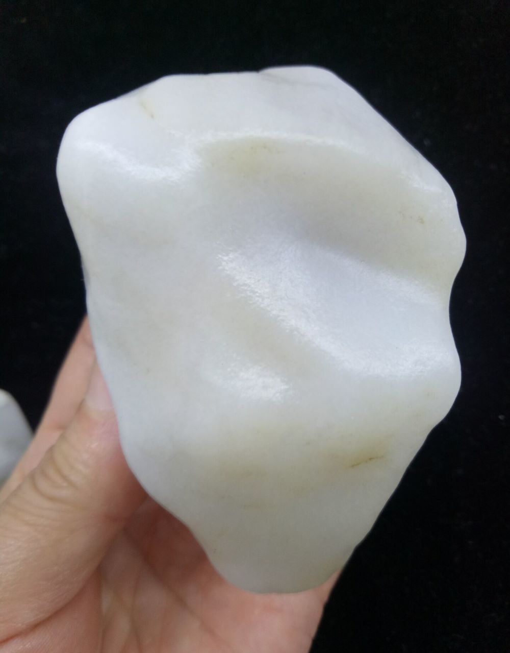 550克天然戈壁石英岩玉4块.