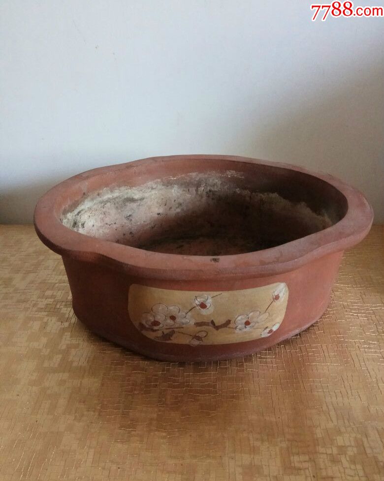 中国宜兴带有编号80海棠盆