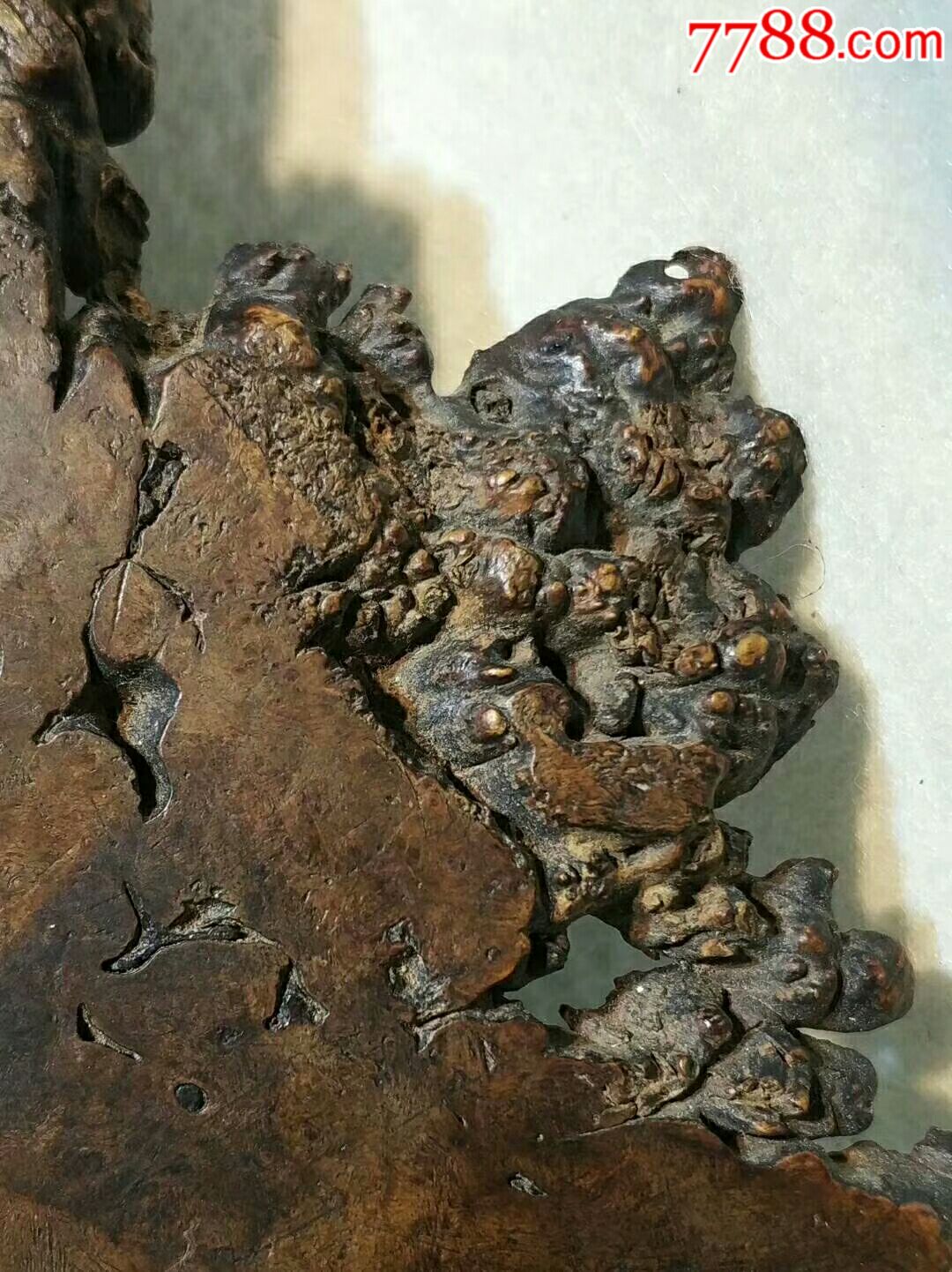 金丝楠瘿木茶台板造型精致