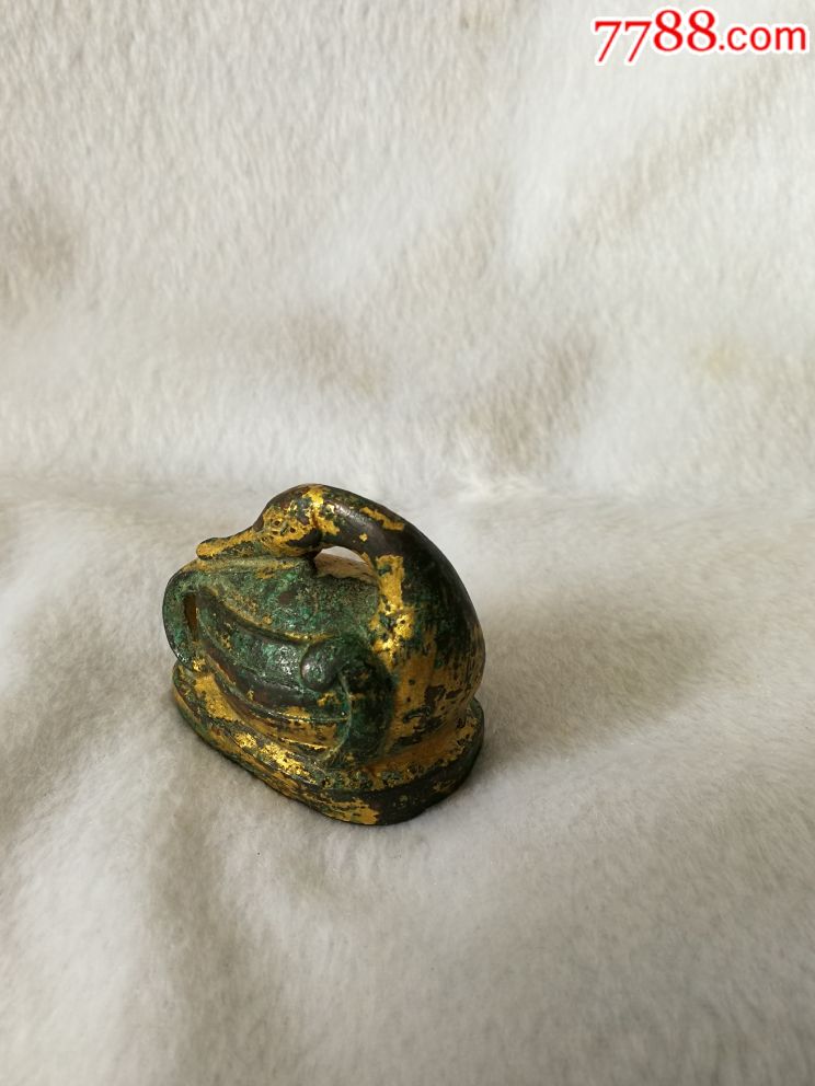 汉代青铜鎏金雁形席镇