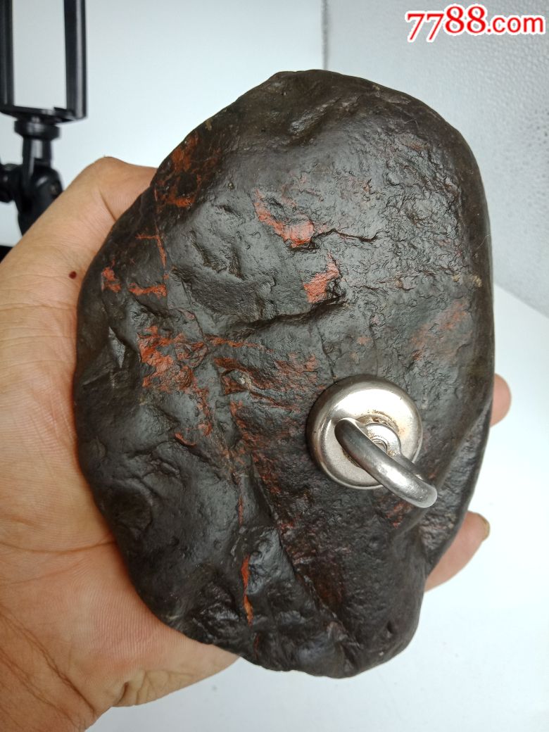 红碳质陨石(弱磁