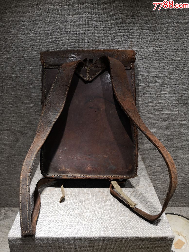 红色收藏抗战时期日军遗留的背包原品保真