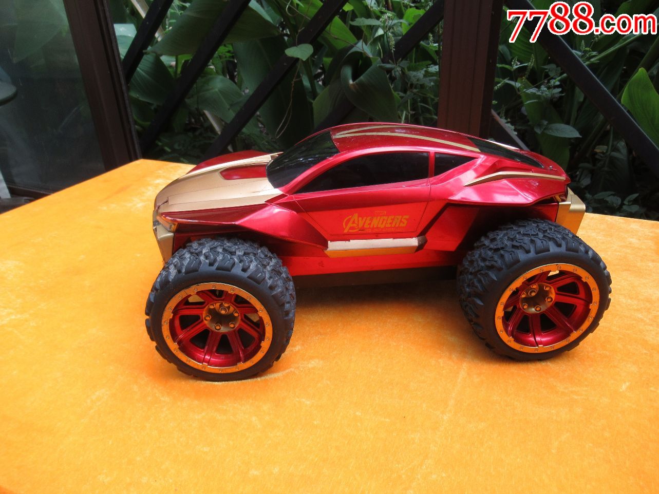 车模收藏现代红色大轱辘大型玩具车模以图为准
