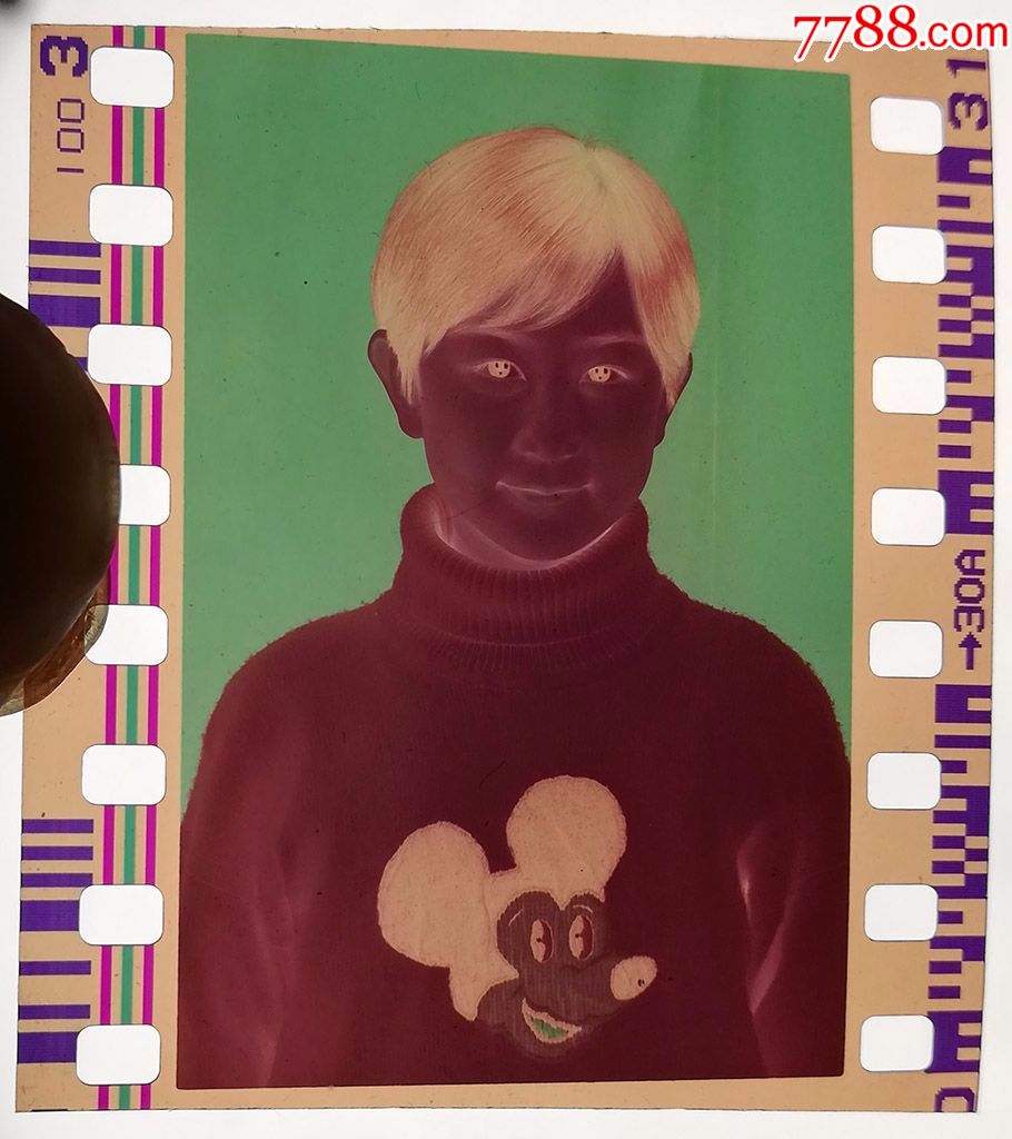 穿米老鼠服装的小女孩【135彩色老底片】_老照片_藏来藏往【7788收藏