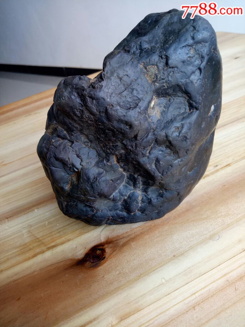 碳质陨石(弱磁)