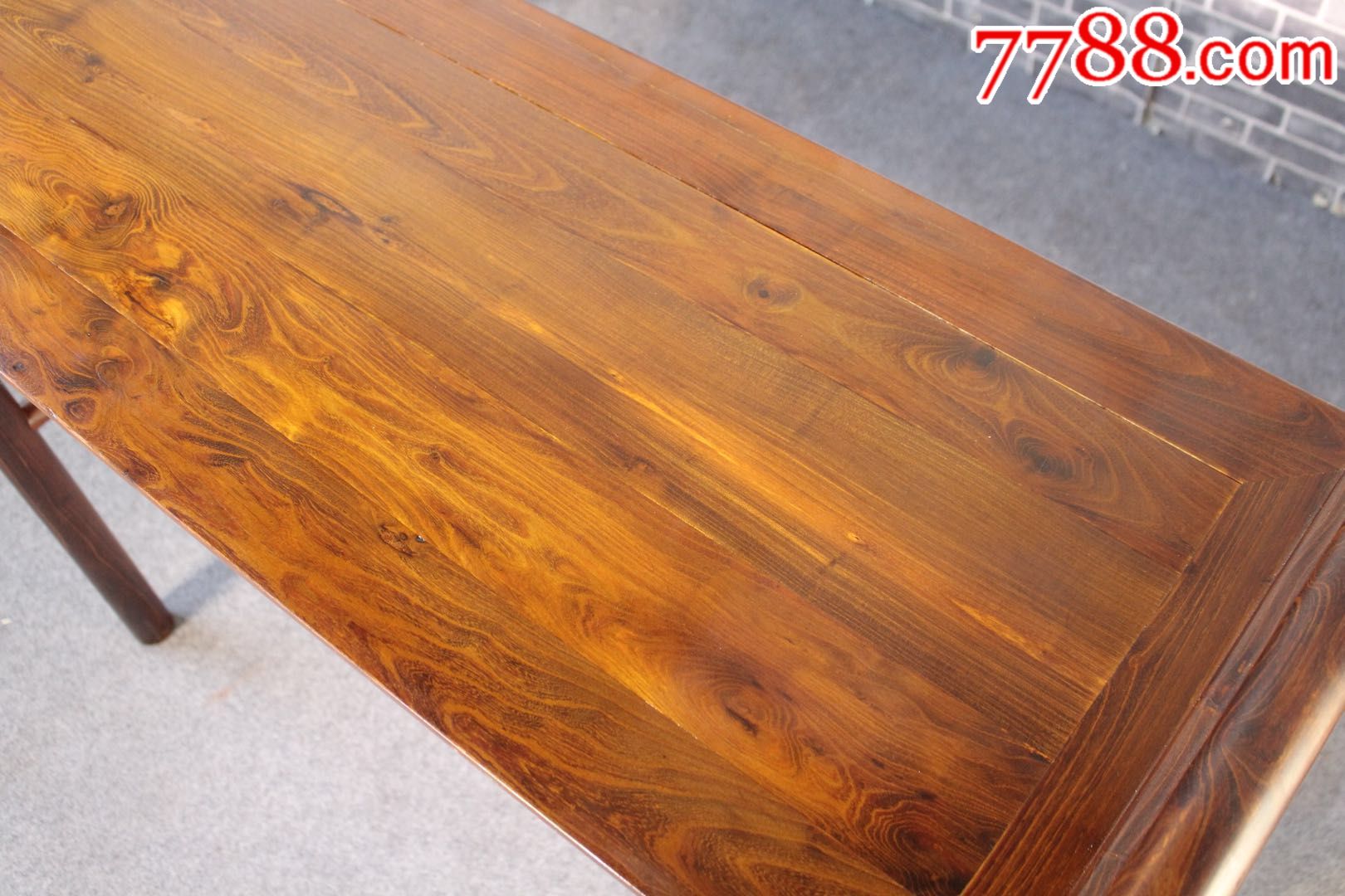 中国的红木—柞榛木苏作古典明式做工翘头几整体描述:通体柞榛木木纹