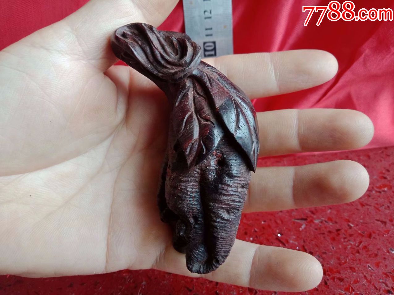 一口价,50克,保证真正小叶紫檀红木纯手工雕刻花鸟之佛手瓜包邮