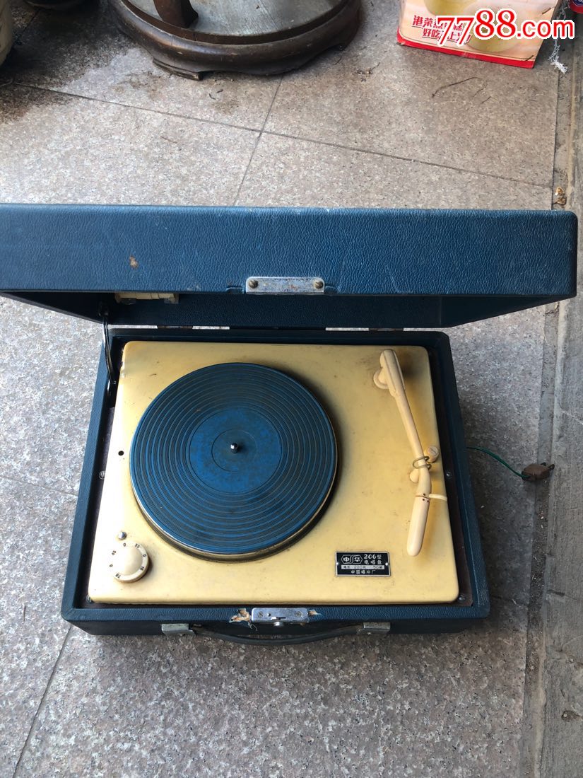 中华206型电唱机