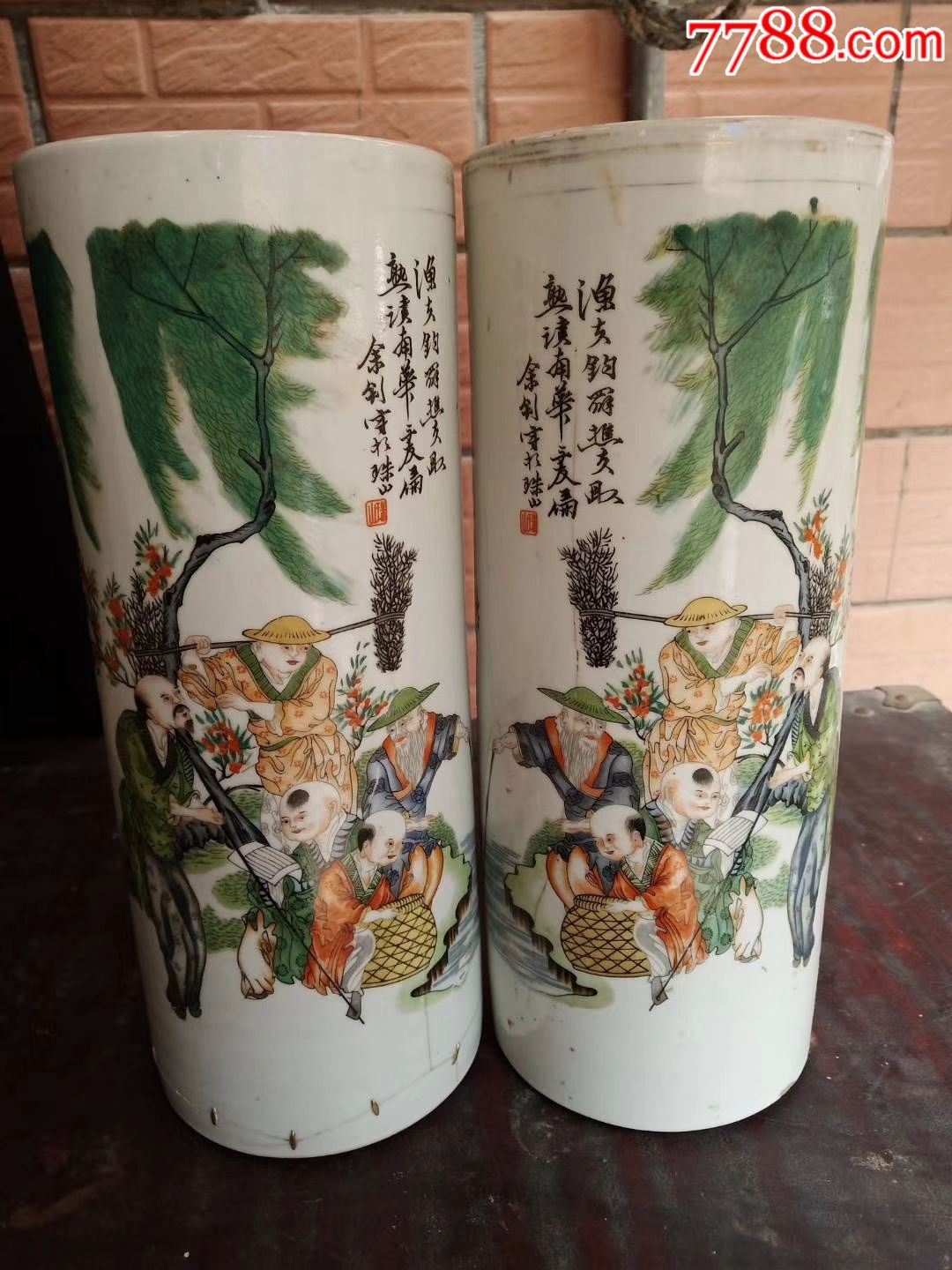 民国浅绛彩画第一画师余钊帽筒一对原件局部裂损后请瓷匠锔合成全璧之