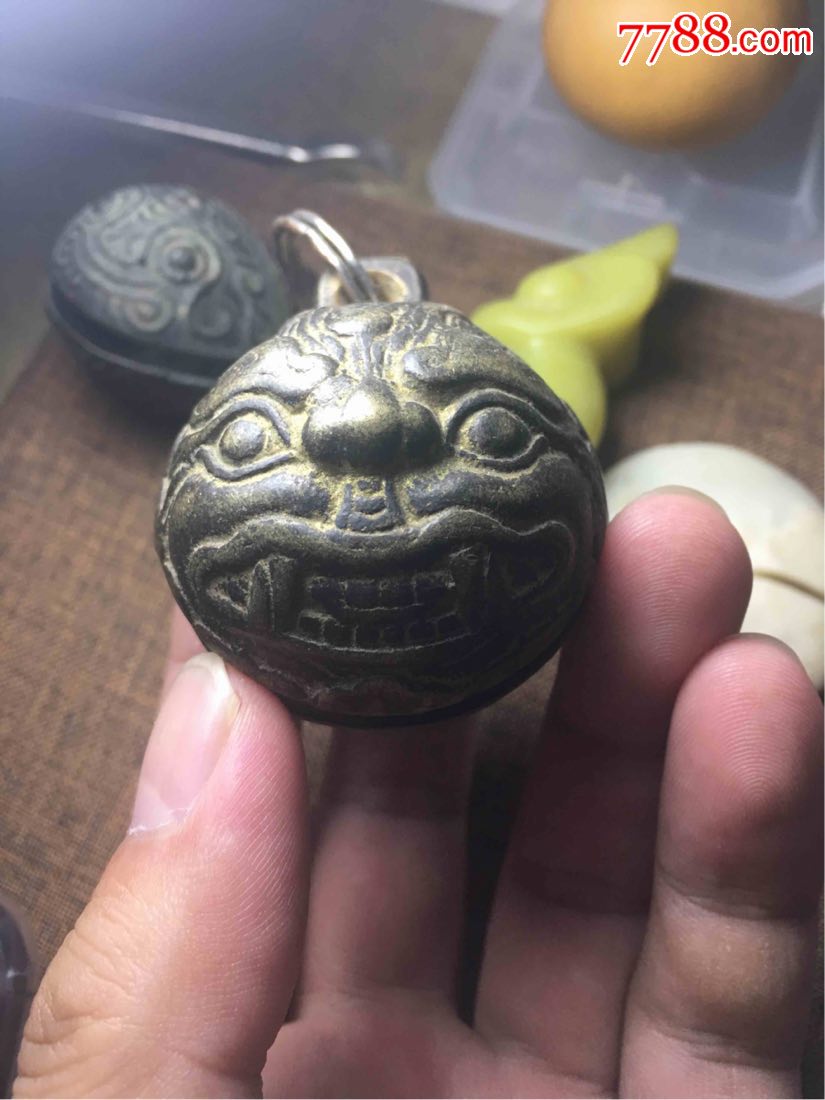 鎏金大狮子头铜铃铛