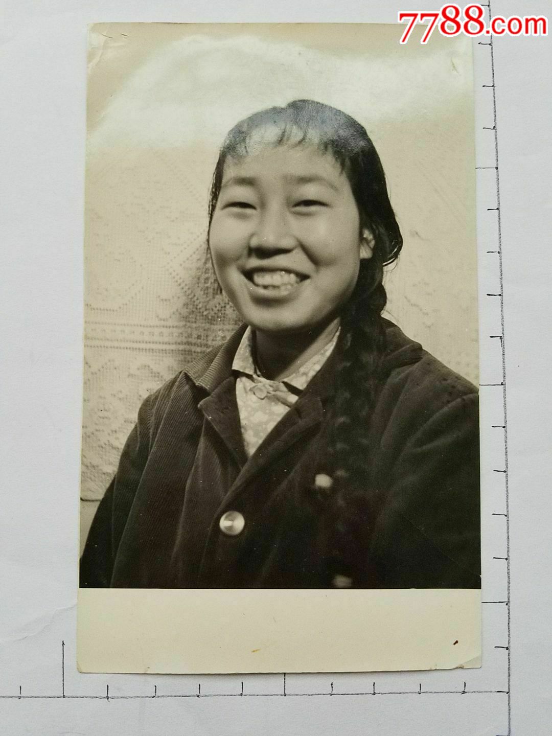 80年代扎麻花辫的女人图片