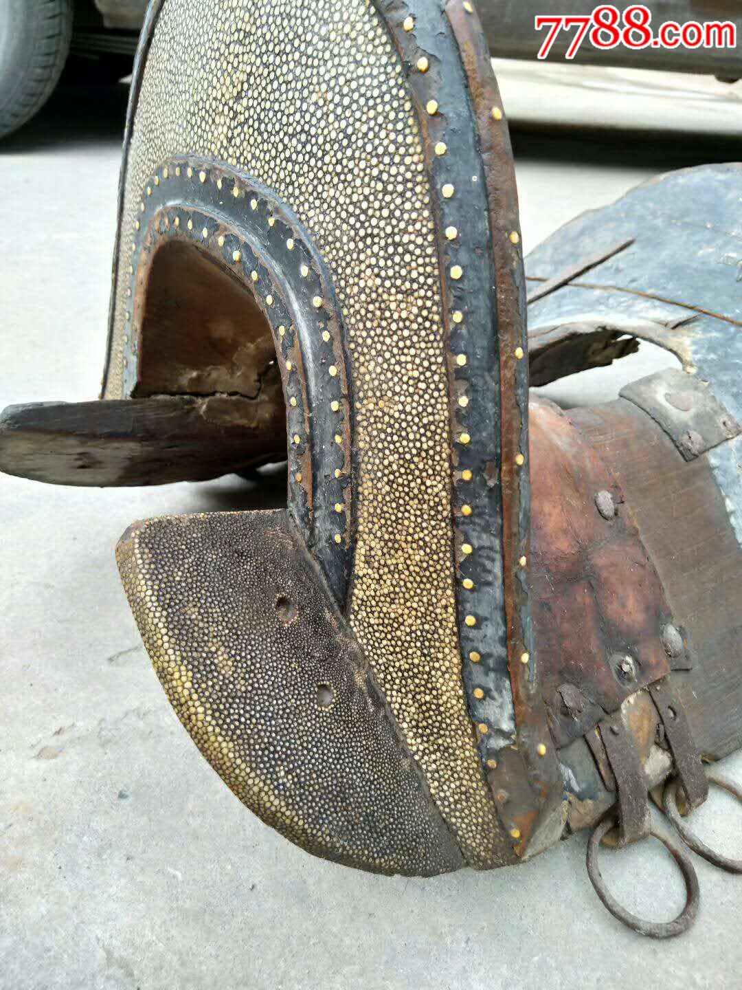 清早期老马鞍此鞍做工精致,前部鲨鱼皮装饰