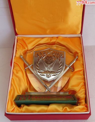 长空利剑--机械化步兵第112师某团摆件