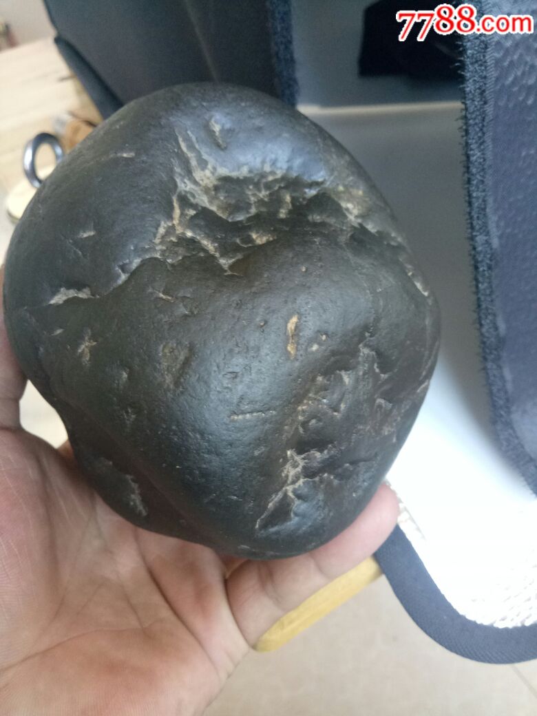 月亮石陨石弱磁