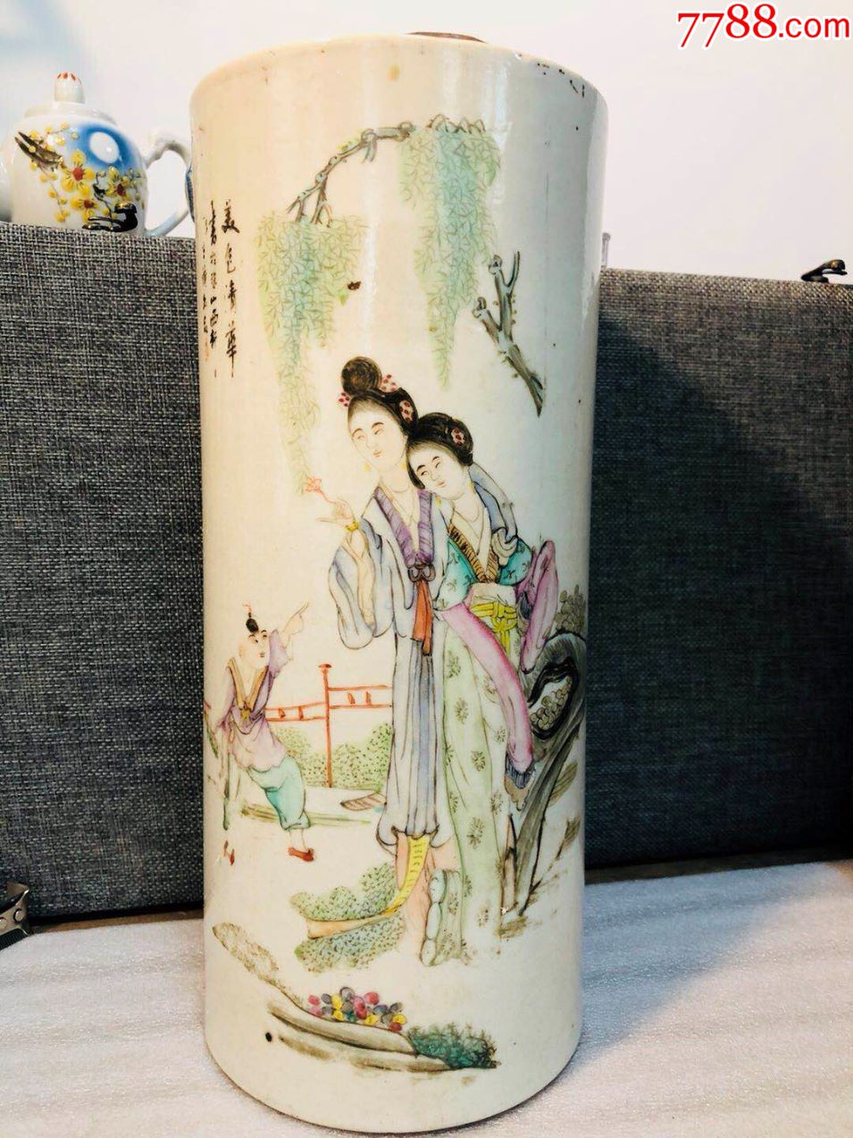 民国粉彩人物帽筒