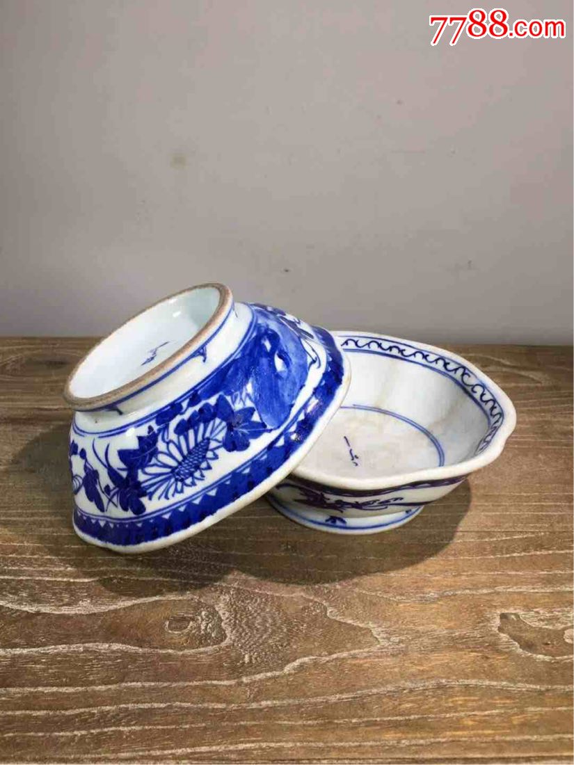 清代青花瓷满工八角碗一对