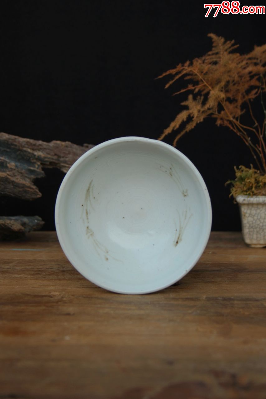 南宋青白釉褐彩月影梅纹茶盏