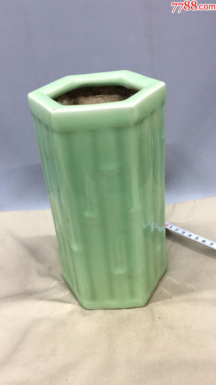 民国豆青釉帽筒一只