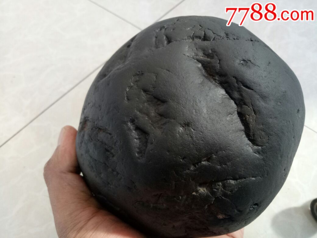 甘肃黑又亮陨石(弱磁)