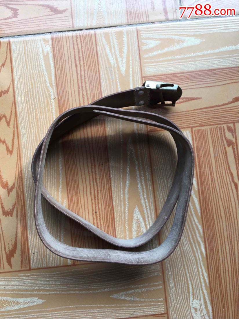 怀旧滚珠老皮带