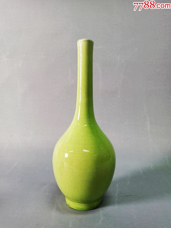 清代苹果绿釉胆瓶