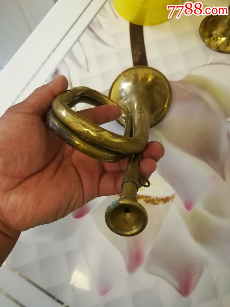 怀旧铜号一把
