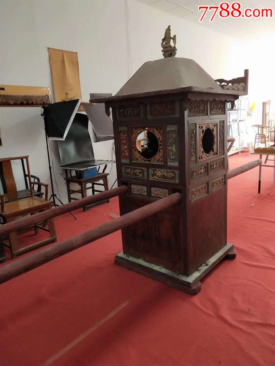 描金,轿顶雕刻观音送子,古时候嫁女,富人千金