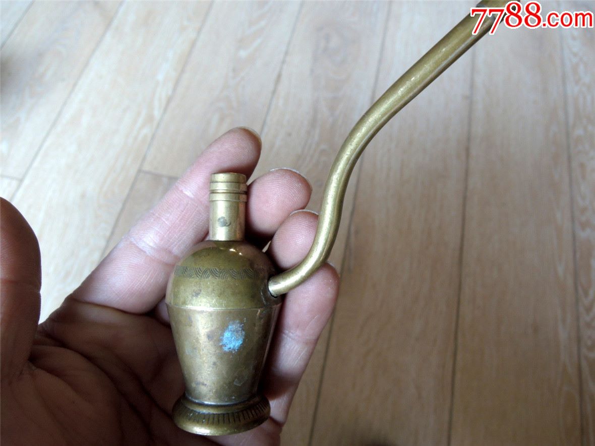 烟具收藏1810-边疆早期自制小号异型单嘴可调节錾花铜水烟壶43g