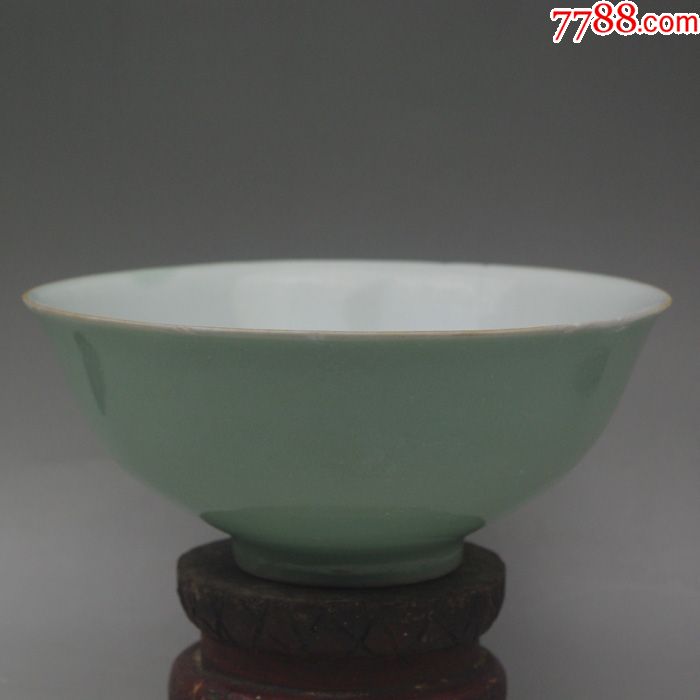 清三代乾隆豆青釉大碗青花瓷明清景德镇老瓷器古董古玩摆件老物件