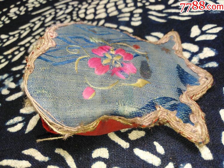 民國手工藝刺繡花卉石榴形繡品