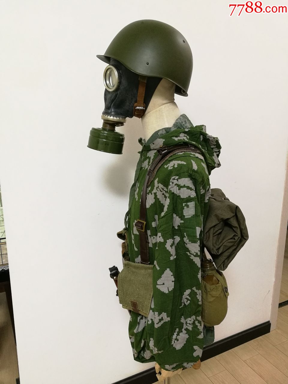 苏军空降兵连体小白花套衫及69装备-其他服饰-7788收藏__收藏热线