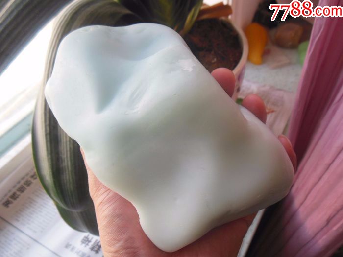 新疆戈壁鸭蛋青原石